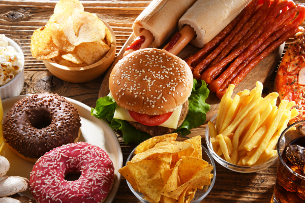 Thực phẩm dầu mỡ có gây mụn trứng cá không