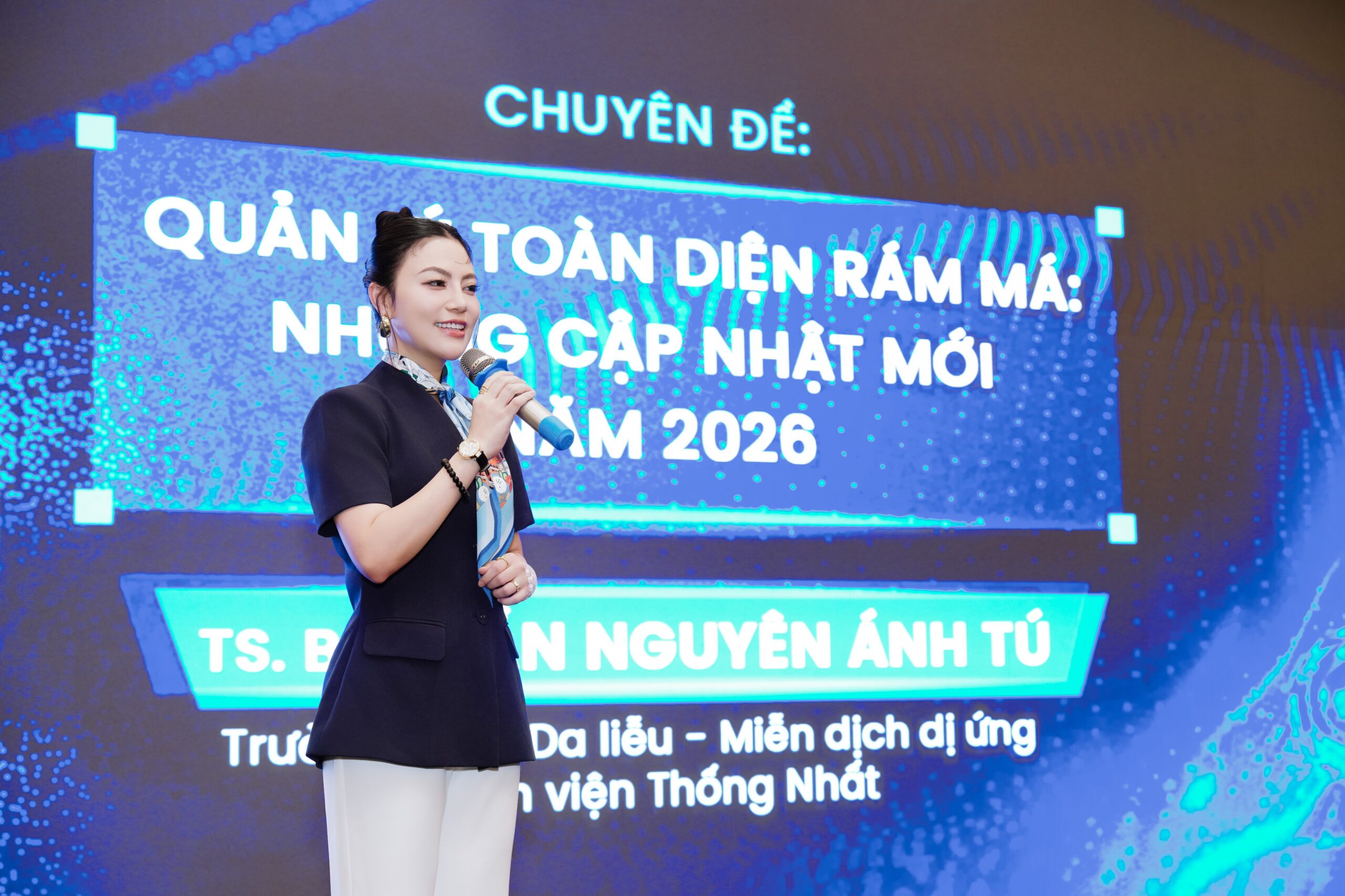WORKSHOP XU HƯỚNG ĐIỀU TRỊ NÁM 2026: TỪ ĐIỀU HÒA VIÊM ĐẾN QUẢN LÝ SẮC TỐ DA TOÀN DIỆN TẠI TP.HÀ NỘI VINH DỰ ĐÓN TIẾP GẦN 200 QUÝ SPA/CLINIC THAM DỰ 3 WORKSHOP XU HƯỚNG ĐIỀU TRỊ NÁM 2026 - Tiến sĩ Bác sĩ Trần Nguyên Ánh Tú
