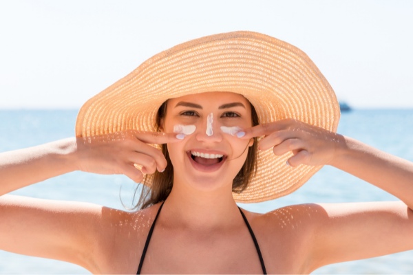 Da Nhạy Cảm Là Gì 7 Bước Skincare Cho Da Nhạy Cảm - Kem chống nắng cho da nhạy cảm